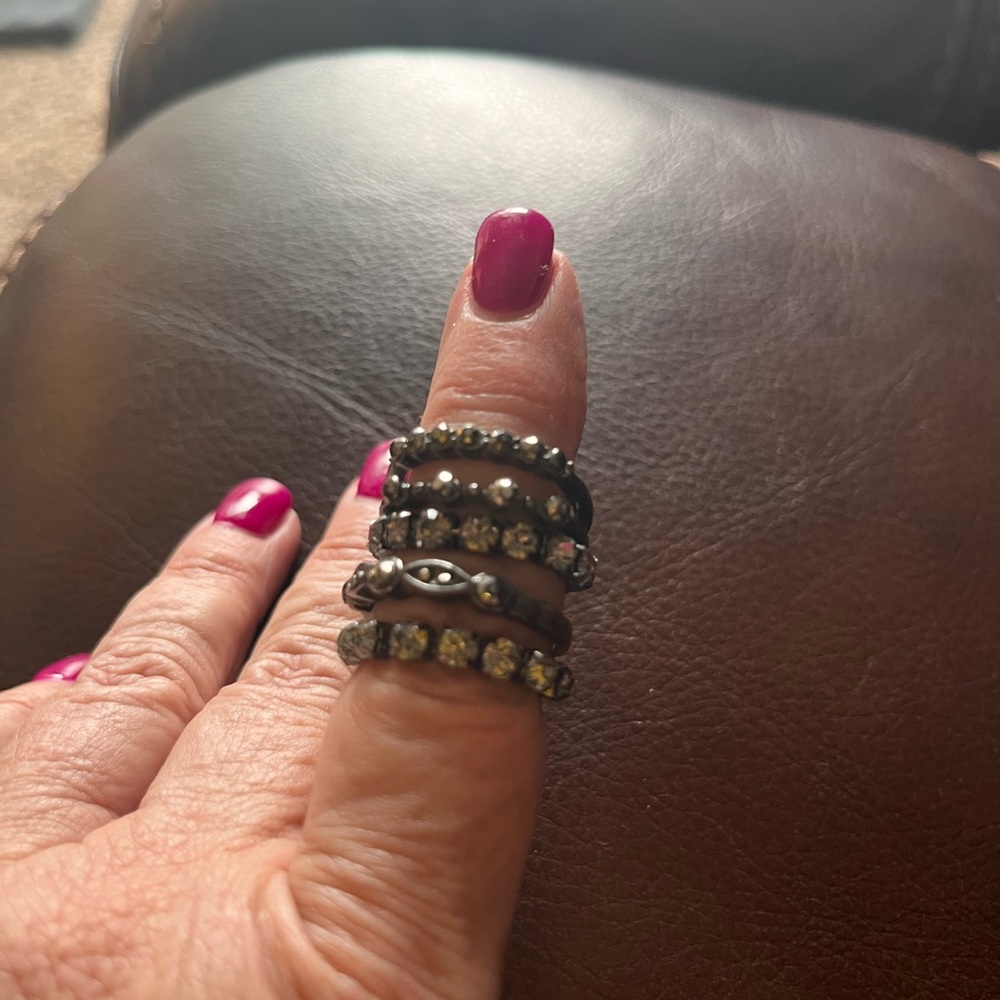 Black elastic ring set